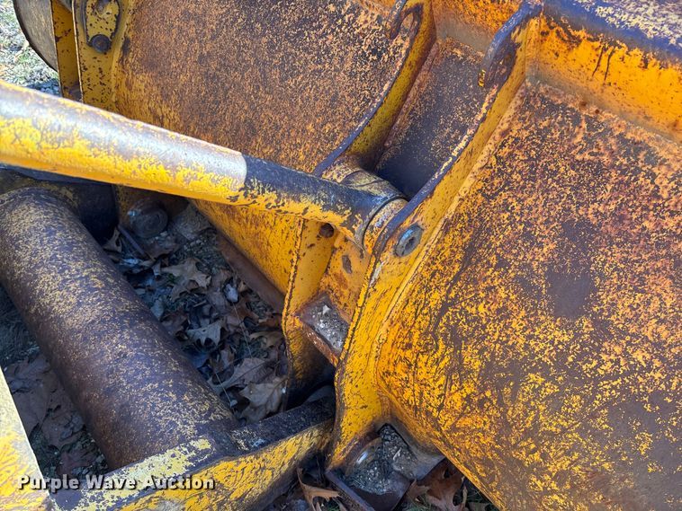 image for item FB3255 1988 John Deere 555G track loader