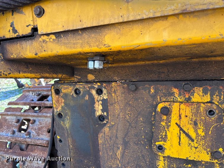 image for item FB3255 1988 John Deere 555G track loader