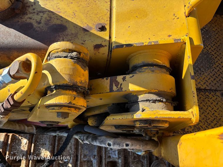 image for item FB3255 1988 John Deere 555G track loader