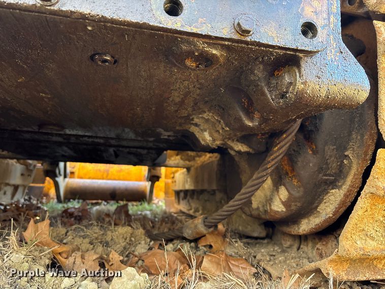 image for item FB3255 1988 John Deere 555G track loader