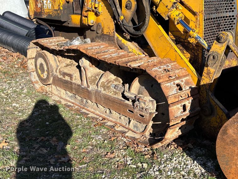 image for item FB3255 1988 John Deere 555G track loader