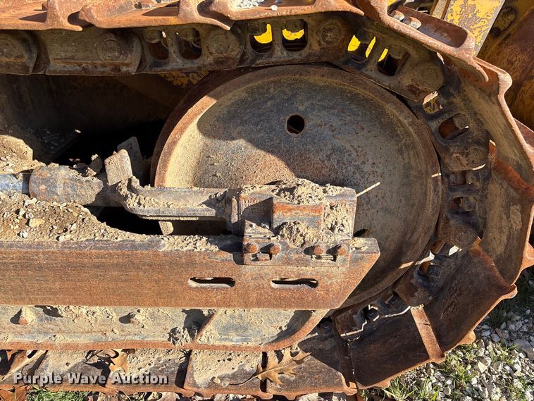 image for item FB3255 1988 John Deere 555G track loader