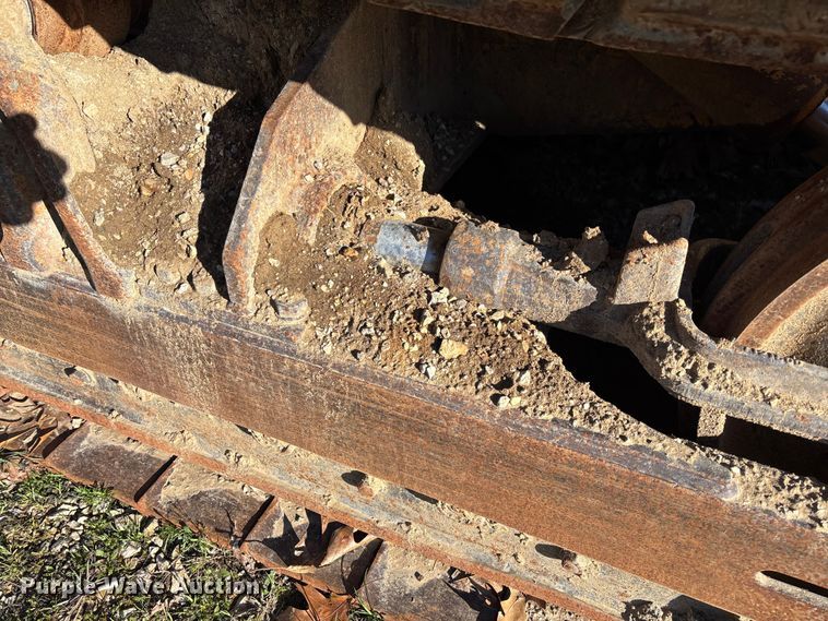 image for item FB3255 1988 John Deere 555G track loader