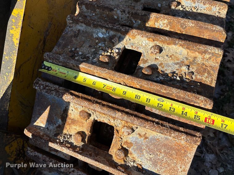 image for item FB3255 1988 John Deere 555G track loader