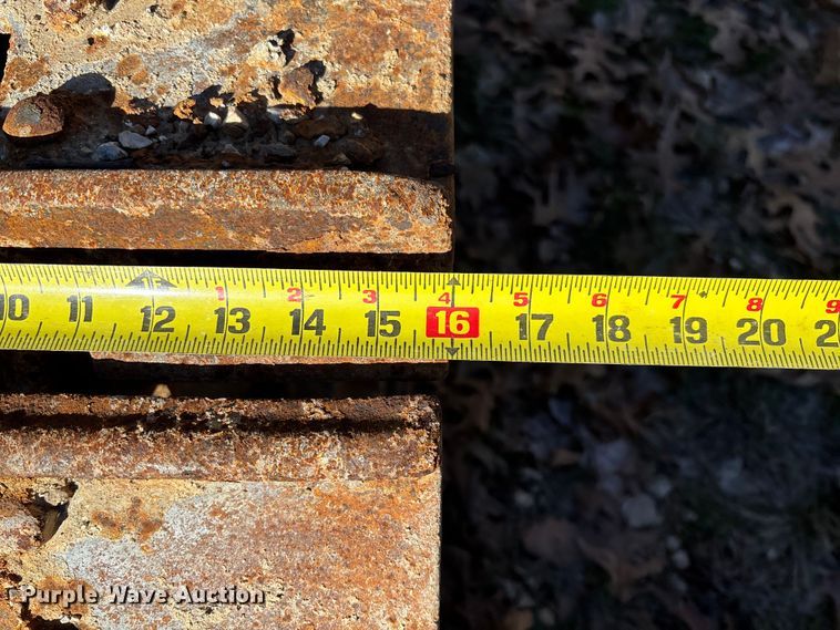 image for item FB3255 1988 John Deere 555G track loader