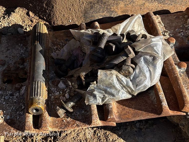 image for item FB3255 1988 John Deere 555G track loader