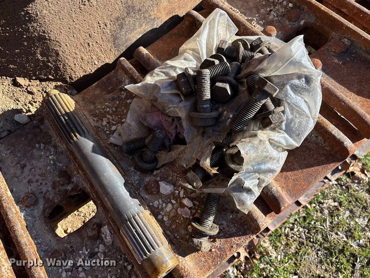 image for item FB3255 1988 John Deere 555G track loader