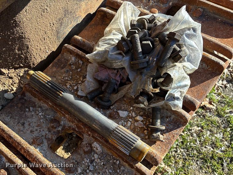 image for item FB3255 1988 John Deere 555G track loader