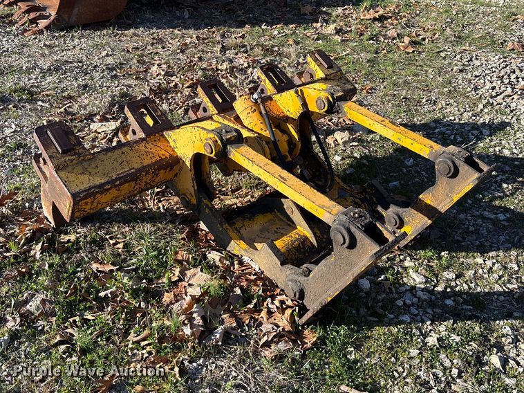 image for item FB3255 1988 John Deere 555G track loader