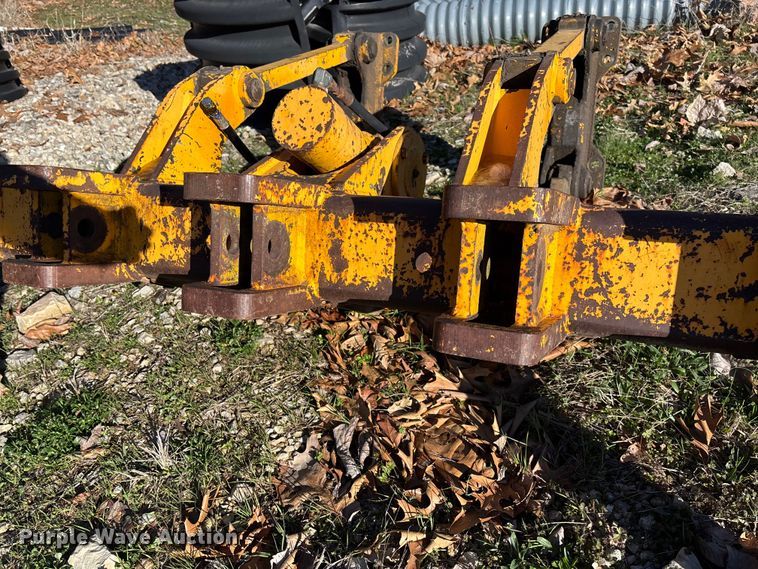 image for item FB3255 1988 John Deere 555G track loader