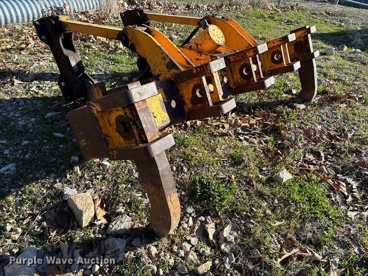 image for item FB3255 1988 John Deere 555G track loader