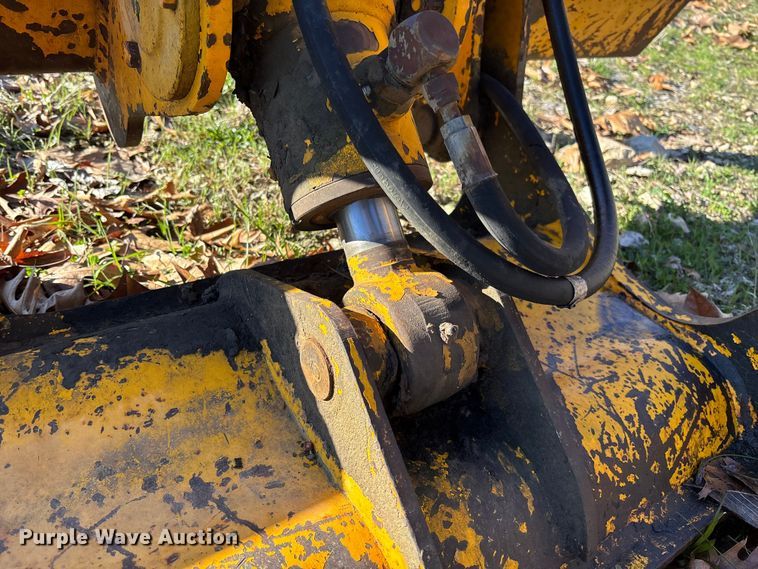 image for item FB3255 1988 John Deere 555G track loader