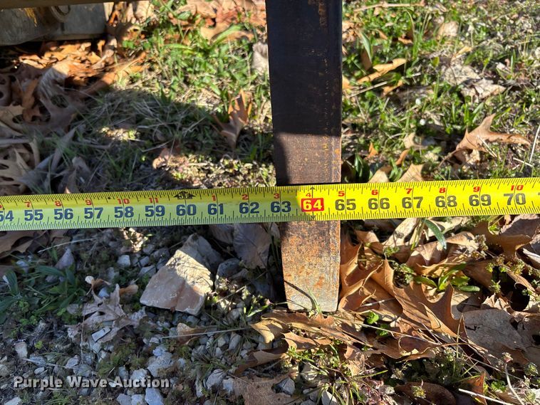 image for item FB3255 1988 John Deere 555G track loader