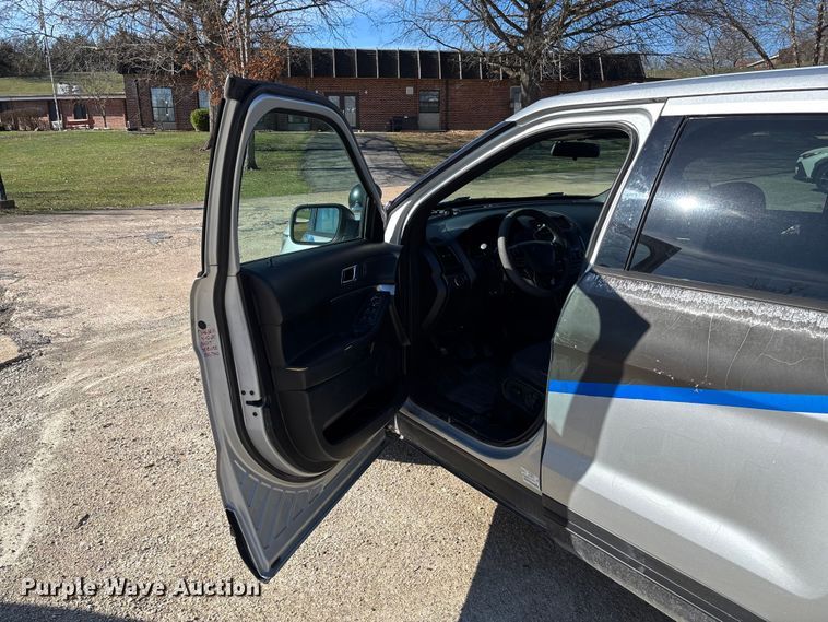 image for item FB3256 2017 Ford Explorer Police Interceptor  SUV