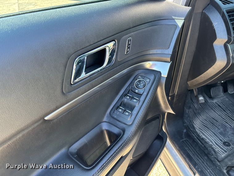 image for item FB3256 2017 Ford Explorer Police Interceptor  SUV