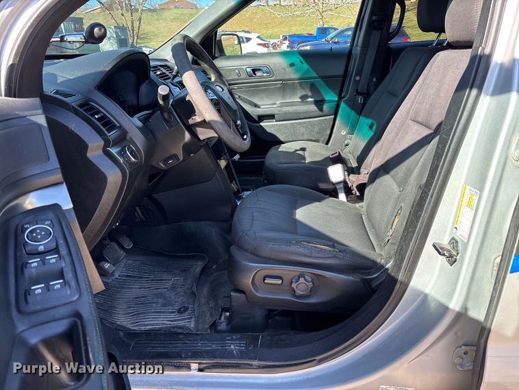 image for item FB3256 2017 Ford Explorer Police Interceptor  SUV