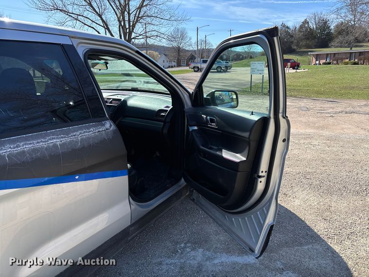 image for item FB3256 2017 Ford Explorer Police Interceptor  SUV