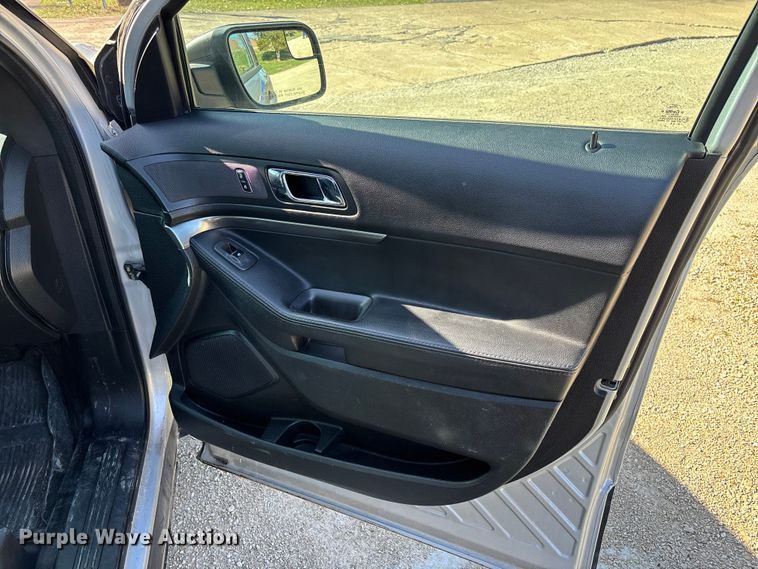 image for item FB3256 2017 Ford Explorer Police Interceptor  SUV