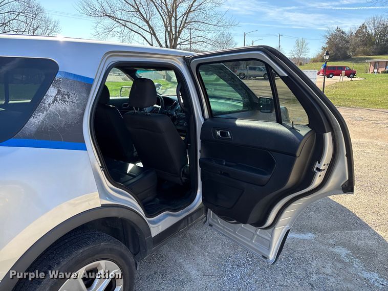 image for item FB3256 2017 Ford Explorer Police Interceptor  SUV