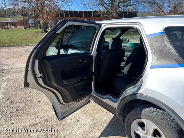 image for item FB3256 2017 Ford Explorer Police Interceptor  SUV