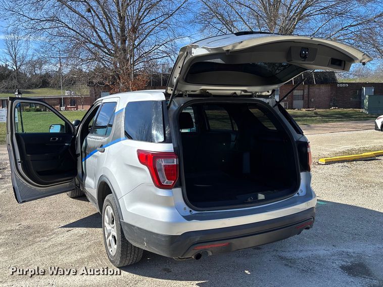 image for item FB3256 2017 Ford Explorer Police Interceptor  SUV