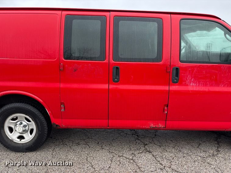 image for item FB3551 2007 Chevrolet Express 1500 van