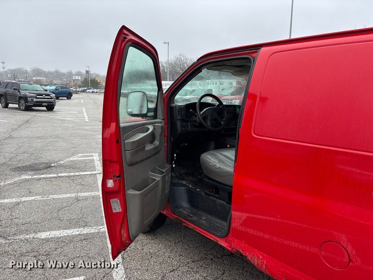 image for item FB3551 2007 Chevrolet Express 1500 van