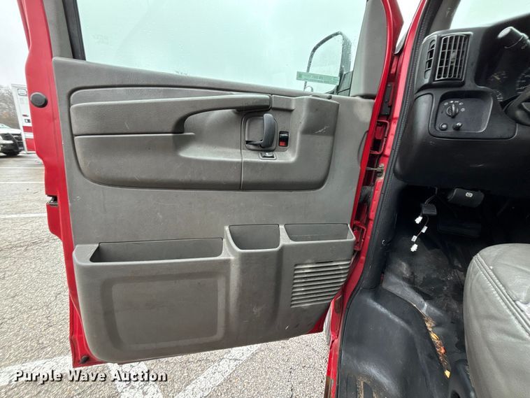 image for item FB3551 2007 Chevrolet Express 1500 van