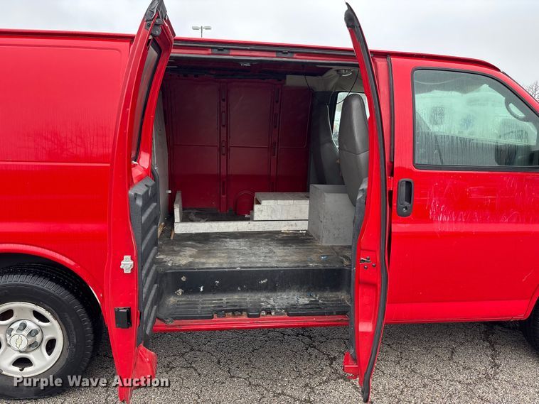 image for item FB3551 2007 Chevrolet Express 1500 van