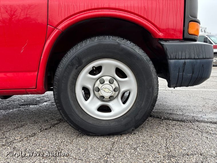 image for item FB3551 2007 Chevrolet Express 1500 van