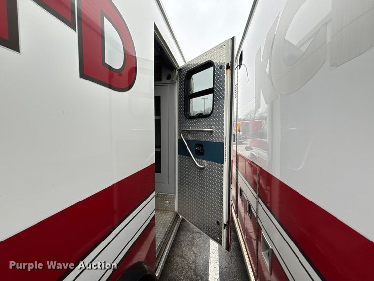 image for item FB3552 2014 Chevrolet Express G4500 ambulance