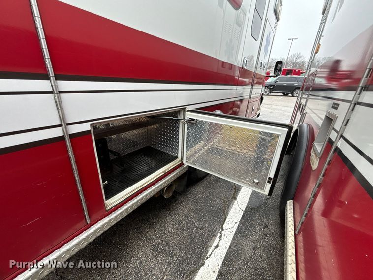 image for item FB3552 2014 Chevrolet Express G4500 ambulance