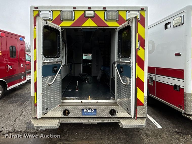 image for item FB3552 2014 Chevrolet Express G4500 ambulance