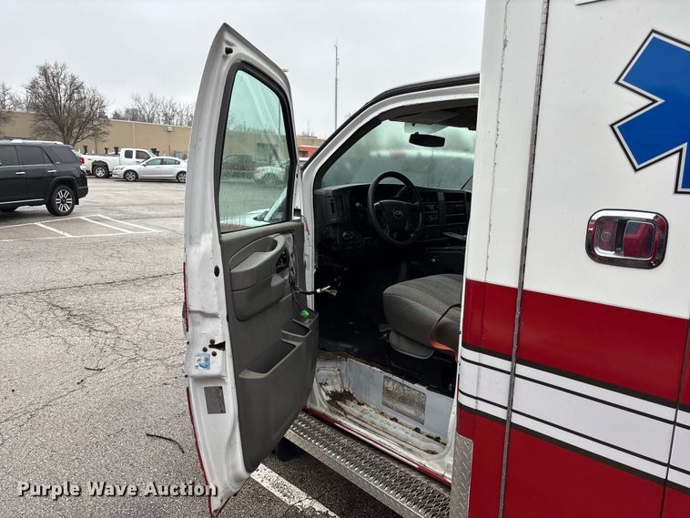 image for item FB3552 2014 Chevrolet Express G4500 ambulance