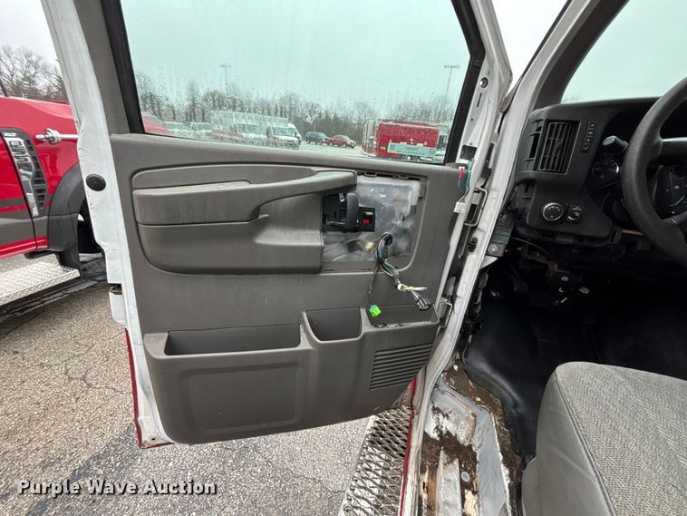 image for item FB3552 2014 Chevrolet Express G4500 ambulance