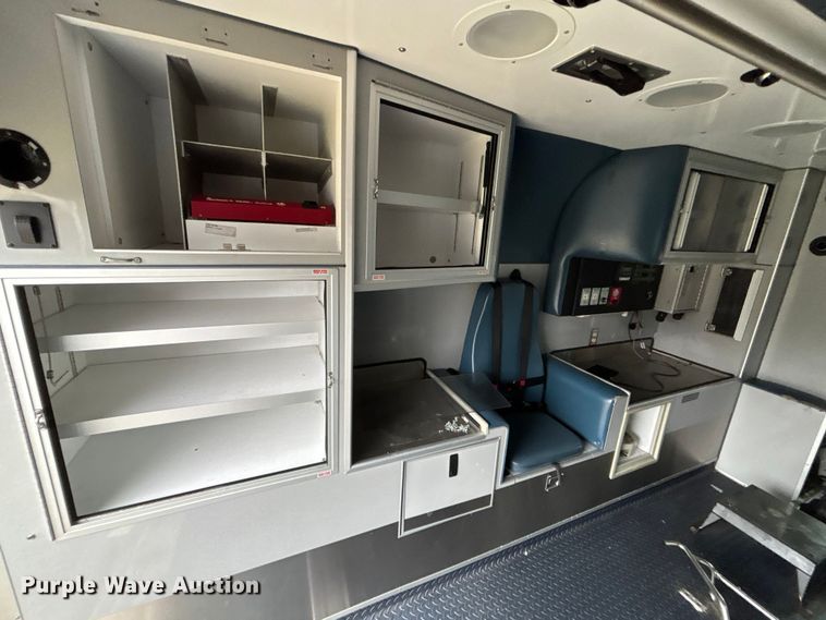 image for item FB3552 2014 Chevrolet Express G4500 ambulance