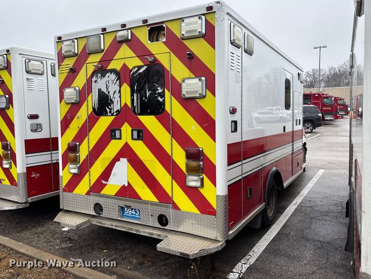 image for item FB3553 2016 Chevrolet Express G4500 ambulance