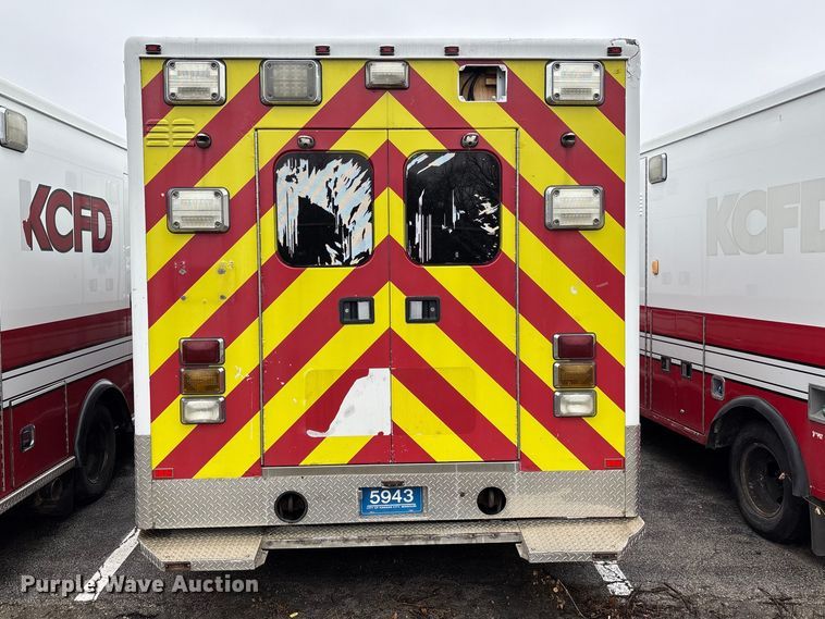 image for item FB3553 2016 Chevrolet Express G4500 ambulance