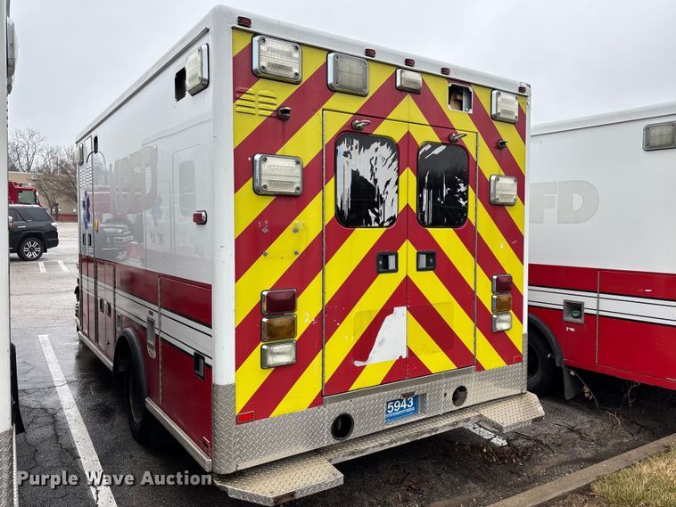 image for item FB3553 2016 Chevrolet Express G4500 ambulance