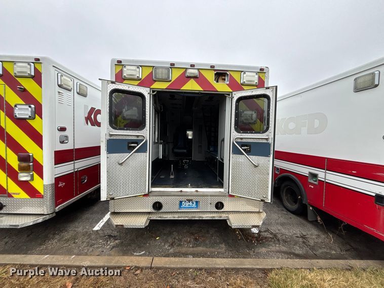 image for item FB3553 2016 Chevrolet Express G4500 ambulance