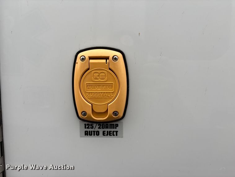 image for item FB3553 2016 Chevrolet Express G4500 ambulance