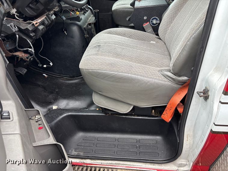 image for item FB3553 2016 Chevrolet Express G4500 ambulance