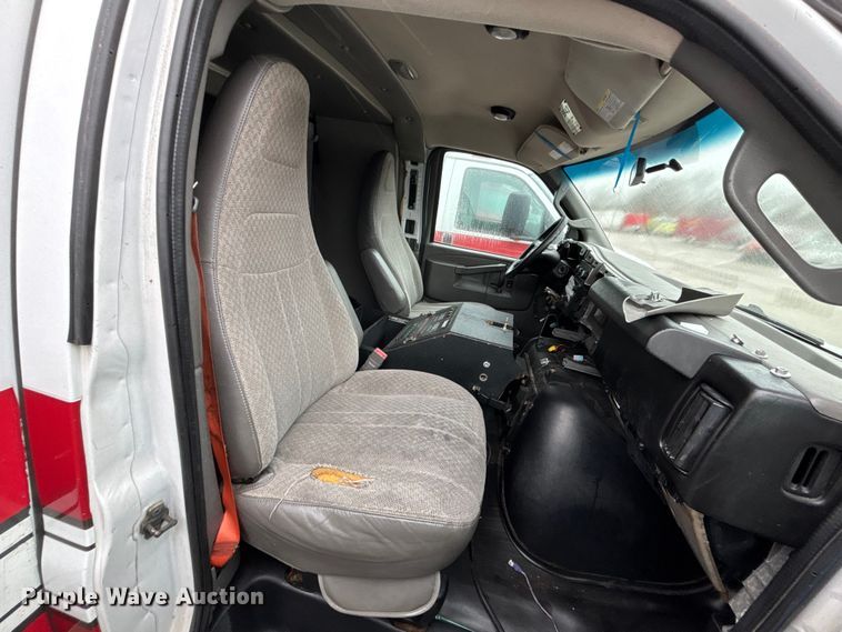 image for item FB3553 2016 Chevrolet Express G4500 ambulance