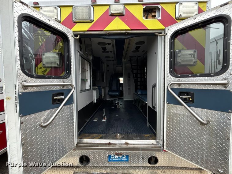 image for item FB3553 2016 Chevrolet Express G4500 ambulance