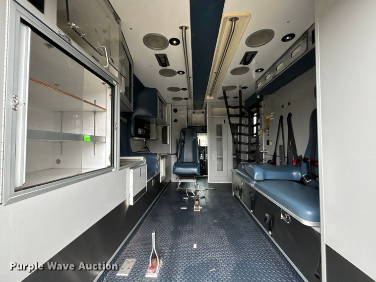 image for item FB3553 2016 Chevrolet Express G4500 ambulance