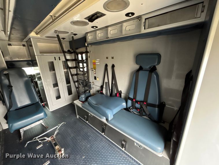 image for item FB3553 2016 Chevrolet Express G4500 ambulance