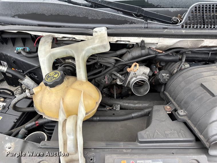 image for item FB3553 2016 Chevrolet Express G4500 ambulance