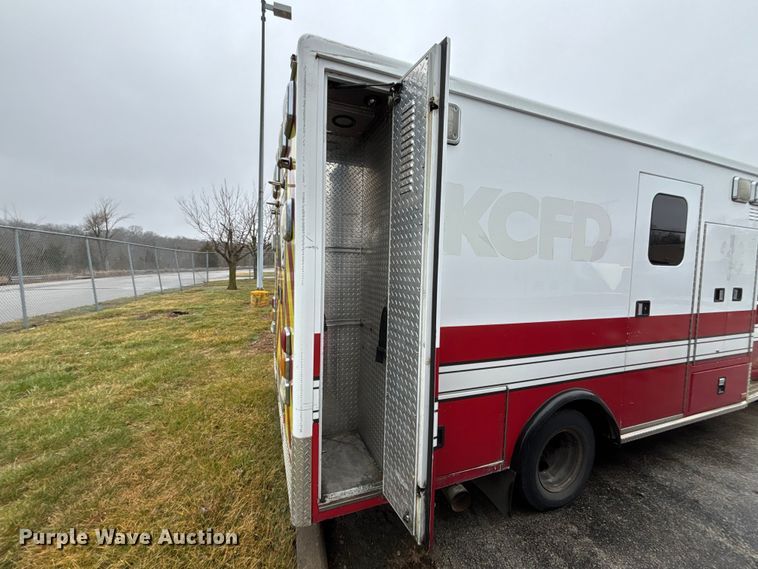 image for item FB3554 2016 Chevrolet Express G4500 ambulance