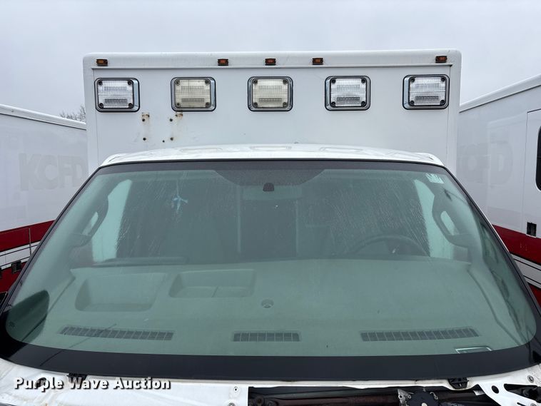 image for item FB3554 2016 Chevrolet Express G4500 ambulance