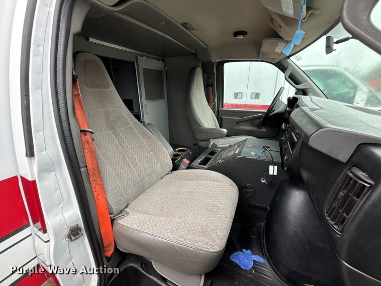 image for item FB3554 2016 Chevrolet Express G4500 ambulance